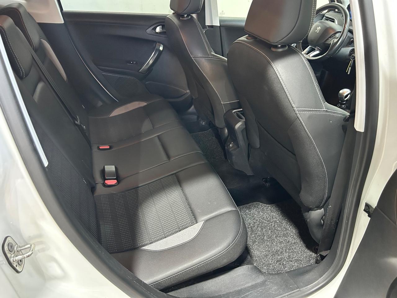Peugeot 2008 BlueHDi 120 S&S Allure
