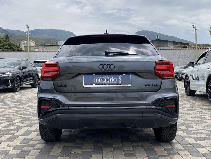 Audi Q2 S Line interno ed esterno 2.0 TDI 150CV s-tronic 35