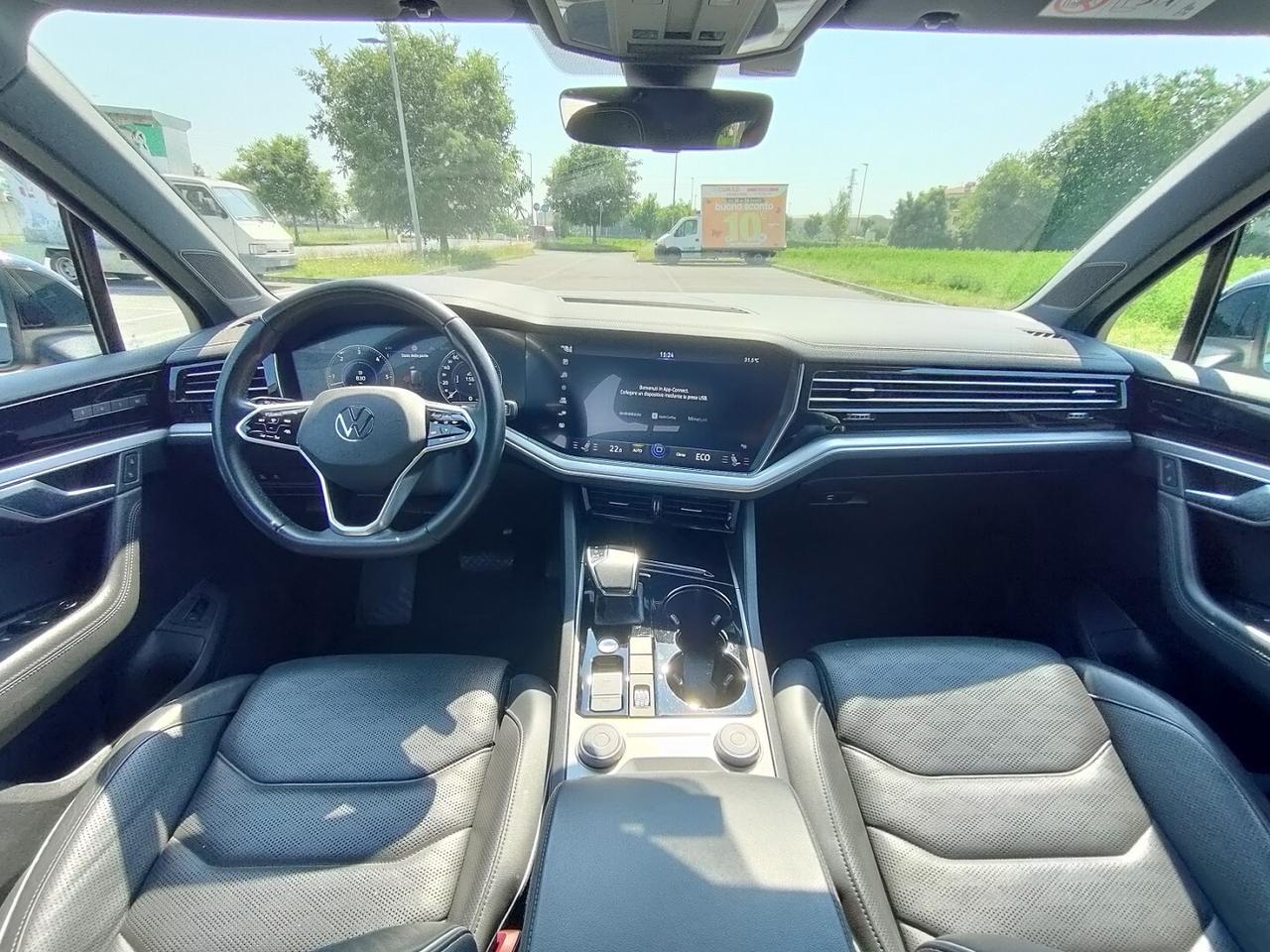 VOLKSWAGEN Touareg 3.0 V6 tdi Elegance 286cv tiptronic
