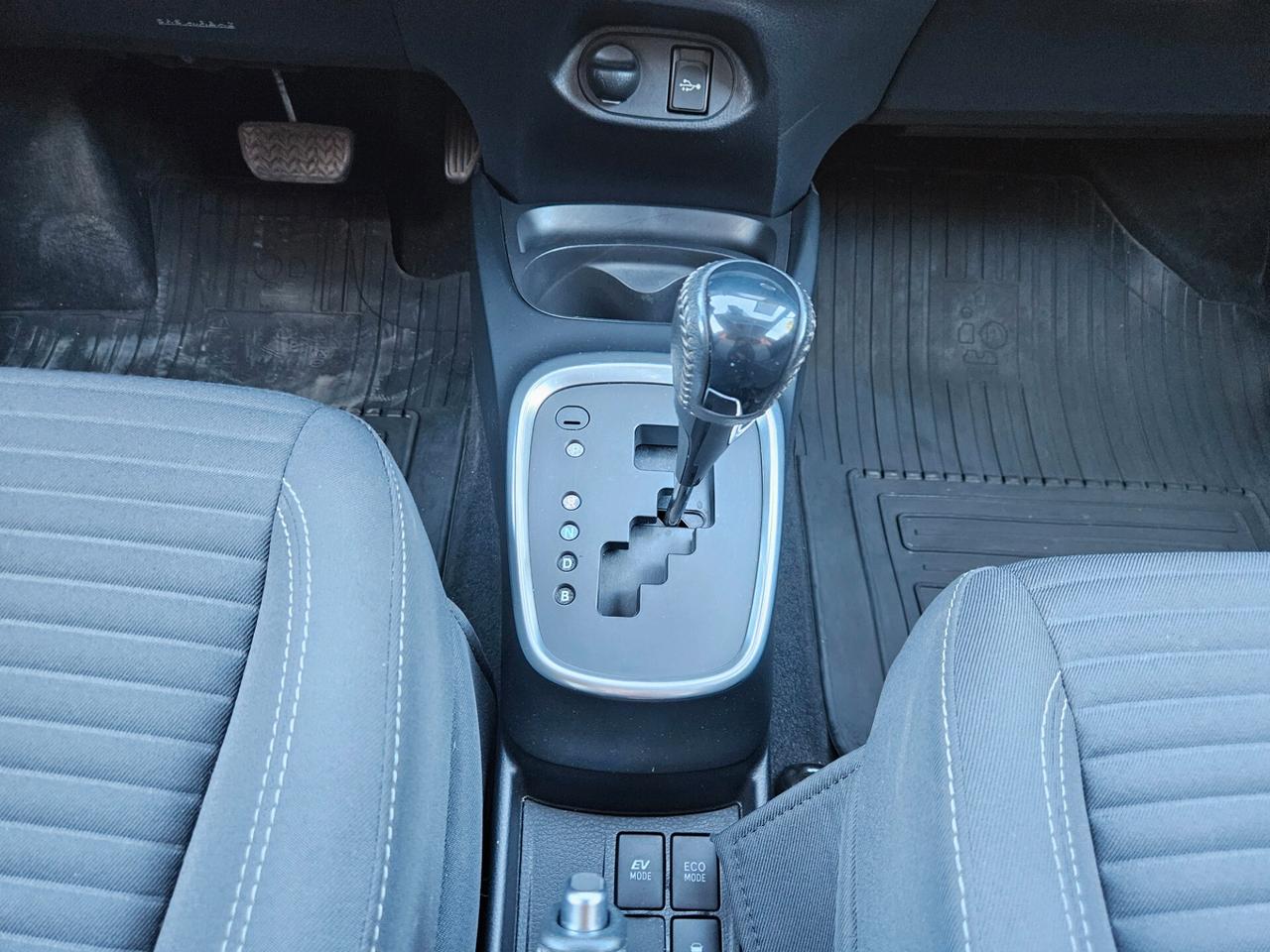 Toyota Yaris 1.5 Hybrid 5 porte Active