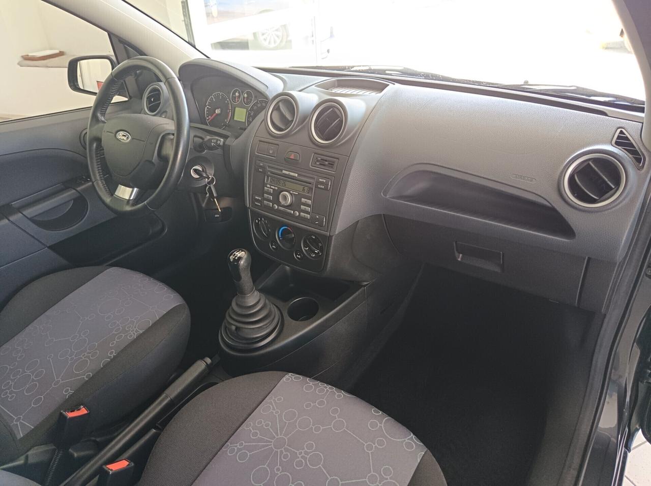 Ford Fiesta 1.4 TDCi 3p. Ghia 127000km