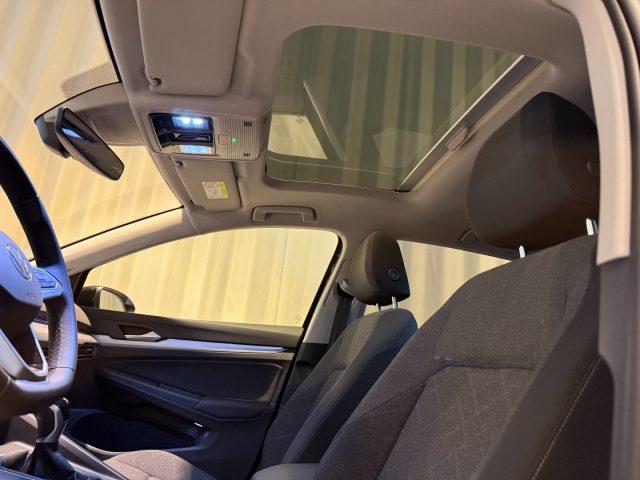 VOLKSWAGEN Golf 1.5 TSI Life LED GANCIO Panorama Navi ACC