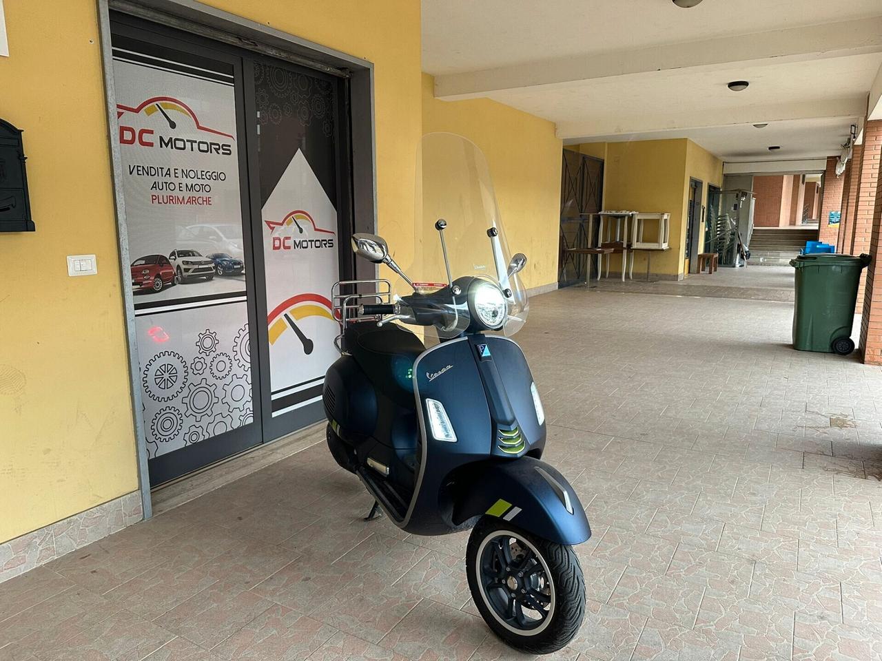 Piaggio Vespa 300 GTS hpe SUPERTECH
