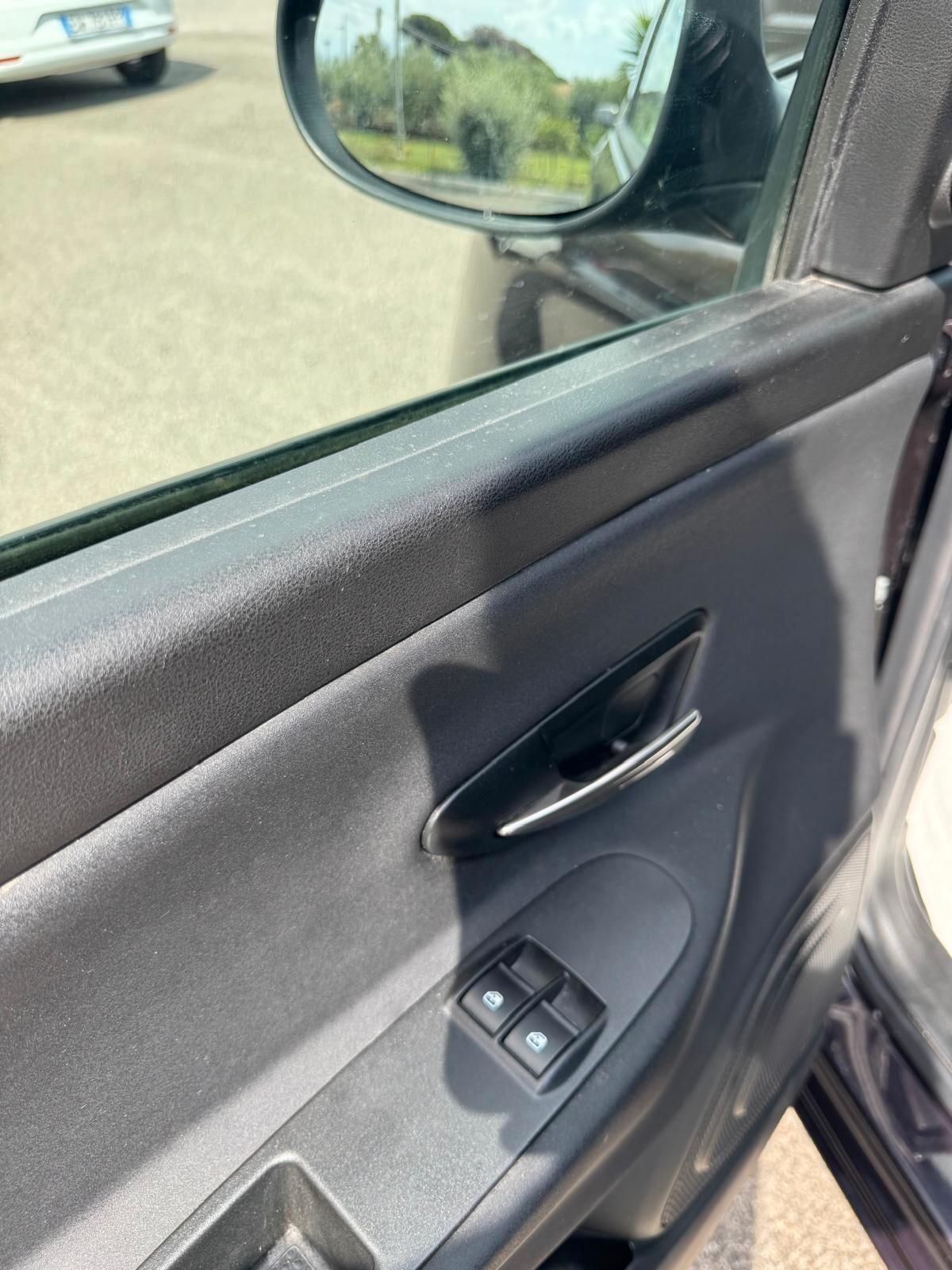 Lancia Ypsilon 1.2 BENZ ELEFANTINO 2013