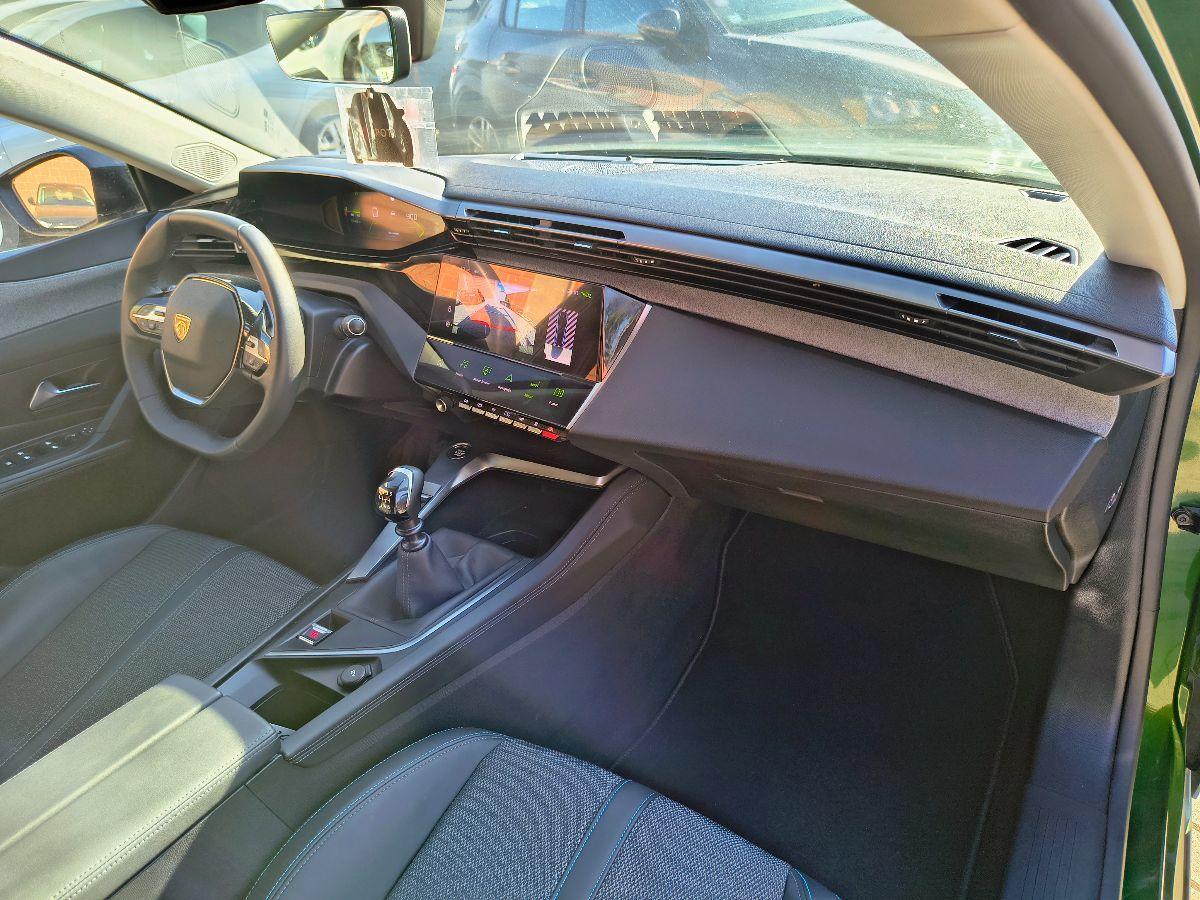 PEUGEOT - 308
