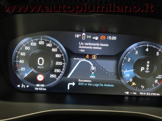 VOLVO XC40 T3 Geartronic Momentum Pro
