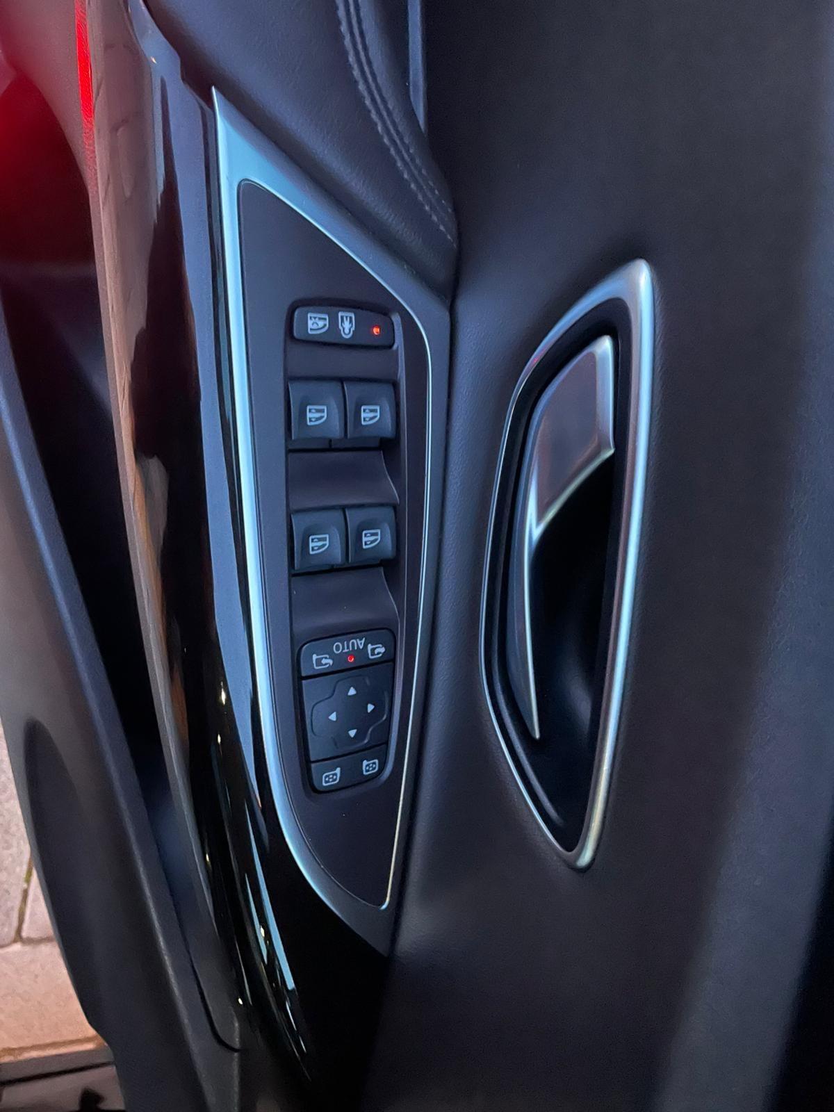 Renault Espace dCi 160CV EDC Energy Initiale Paris 4Control