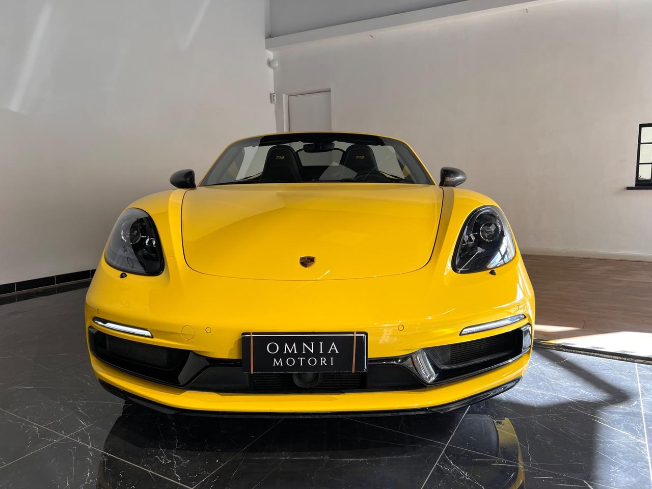 Porsche 718 Spyder Boxster 2.0 T - IVA ESPOSTA BOOK SERVICE