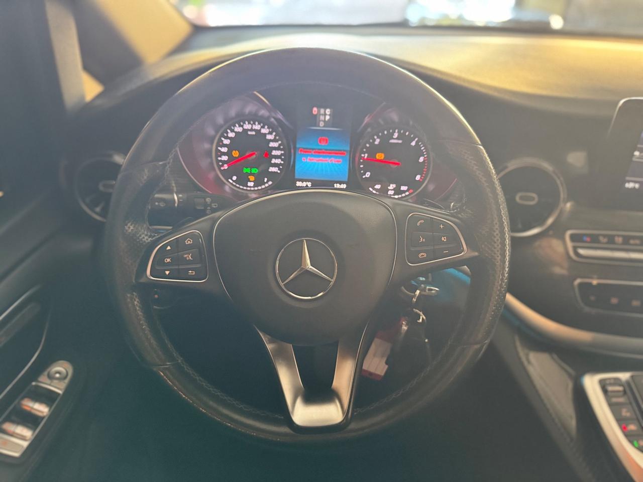 Mercedes-benz V 250 d Automatic 4Matic Premium Long