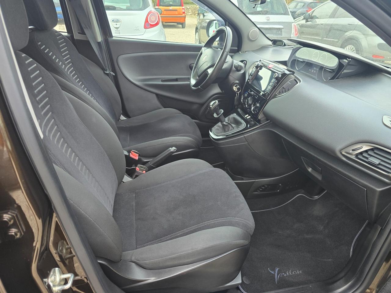 Lancia Ypsilon 1.2 tettuccio panoramico