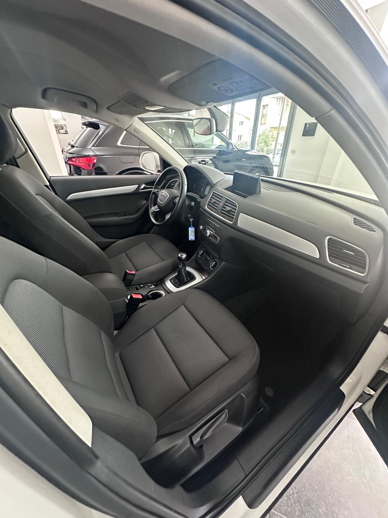 Audi Q3 2.0 TDI 120 CV Business