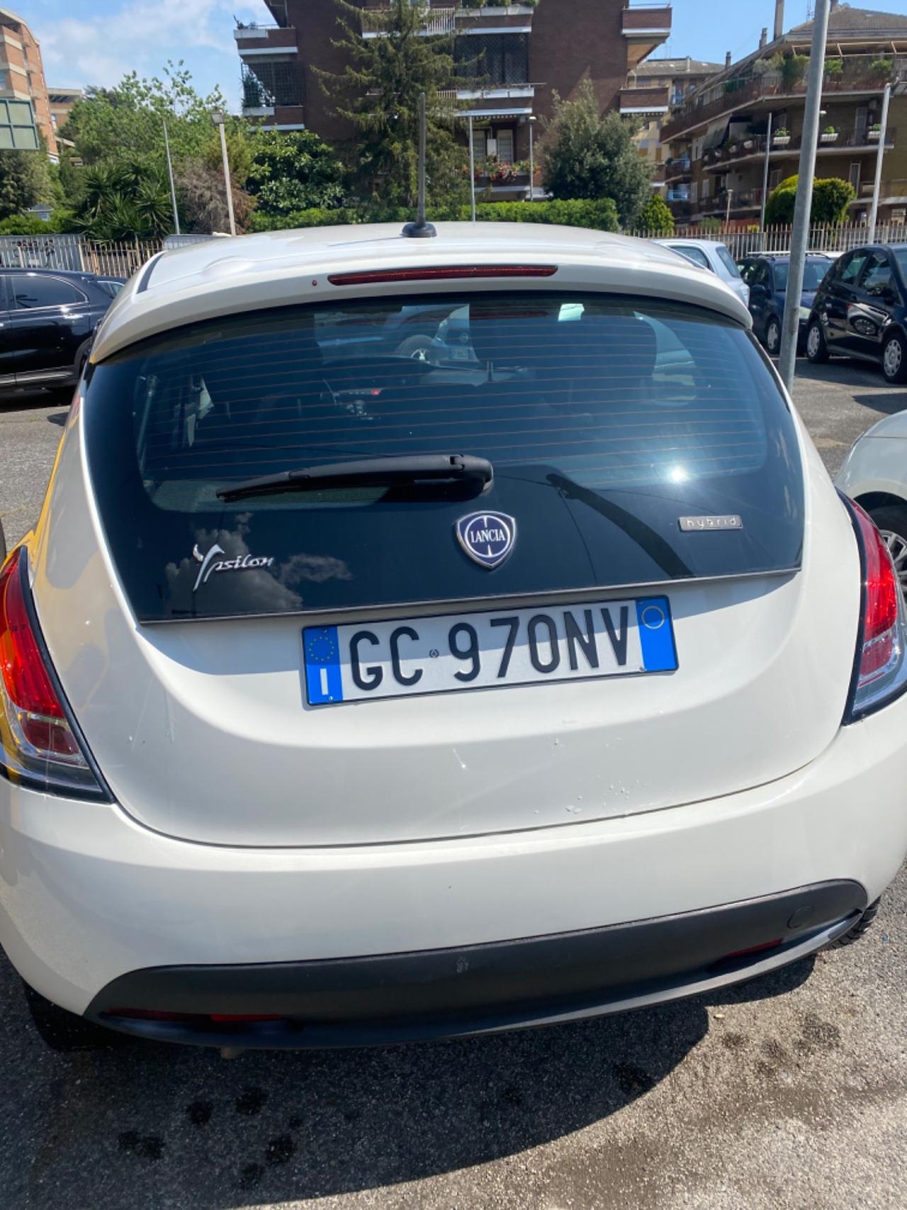 Lancia Ypsilon 1.0 Hybrid Ecochic