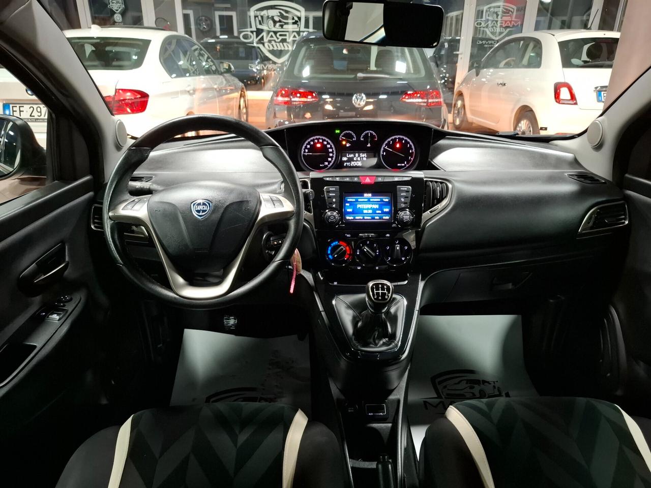 Lancia Ypsilon 1.2 benzina Silver Neopatentato