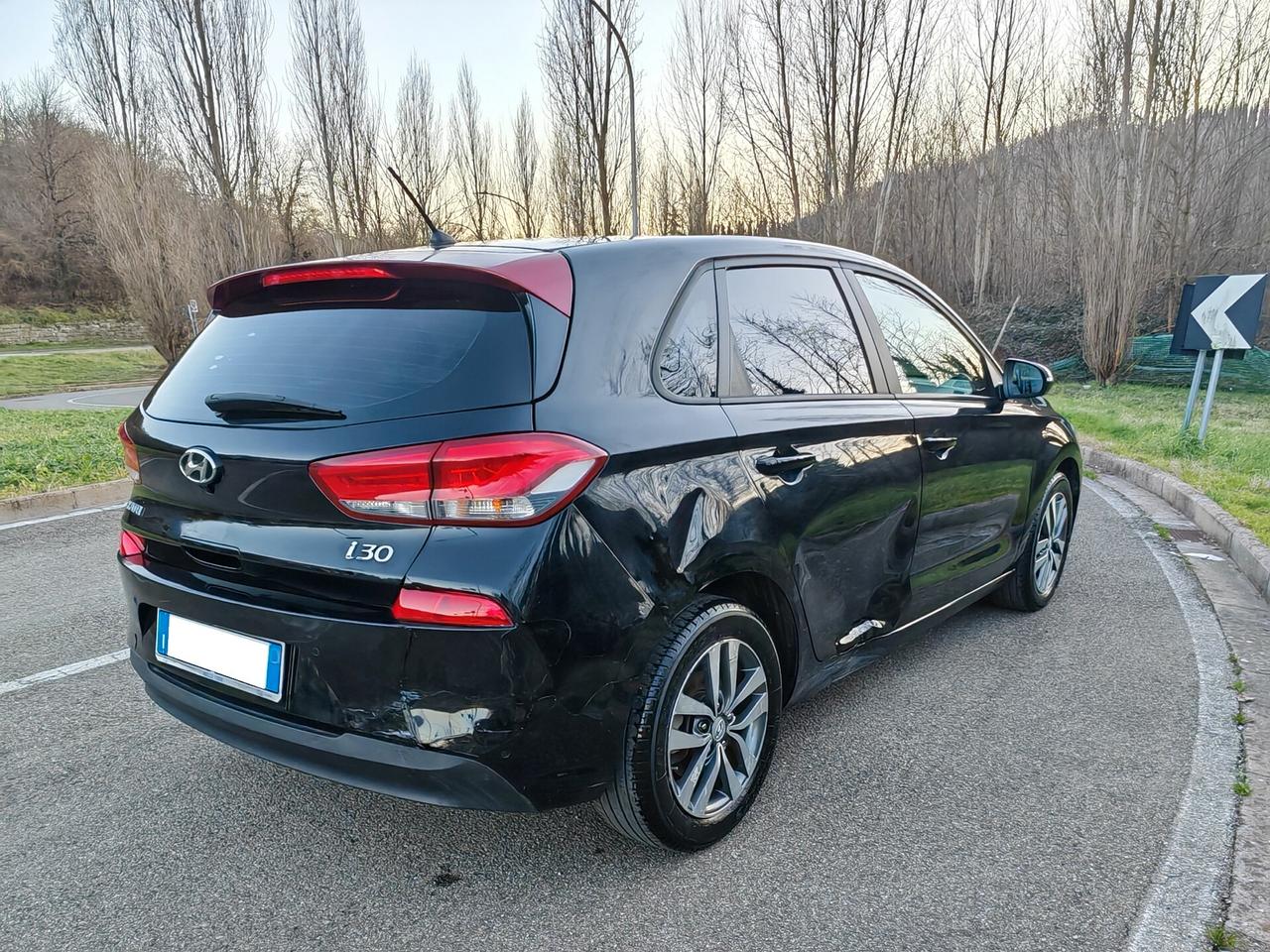Hyundai i30 1.6 CRDi 5p. Incidentata/Sinistrata