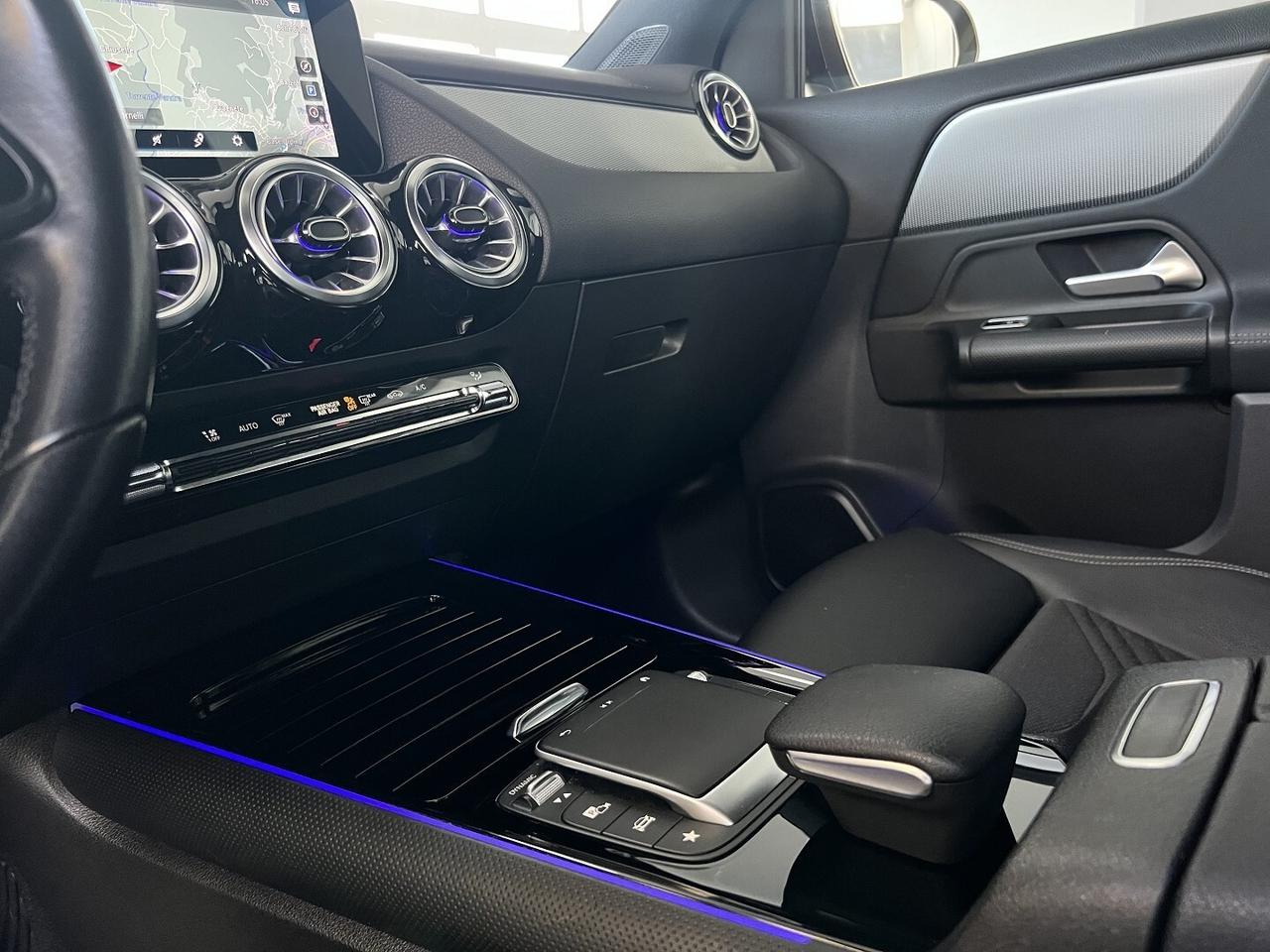 MERCEDES GLA 180d STYLE - 2021