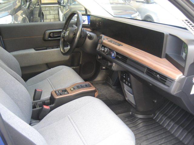 HONDA e Advance 17