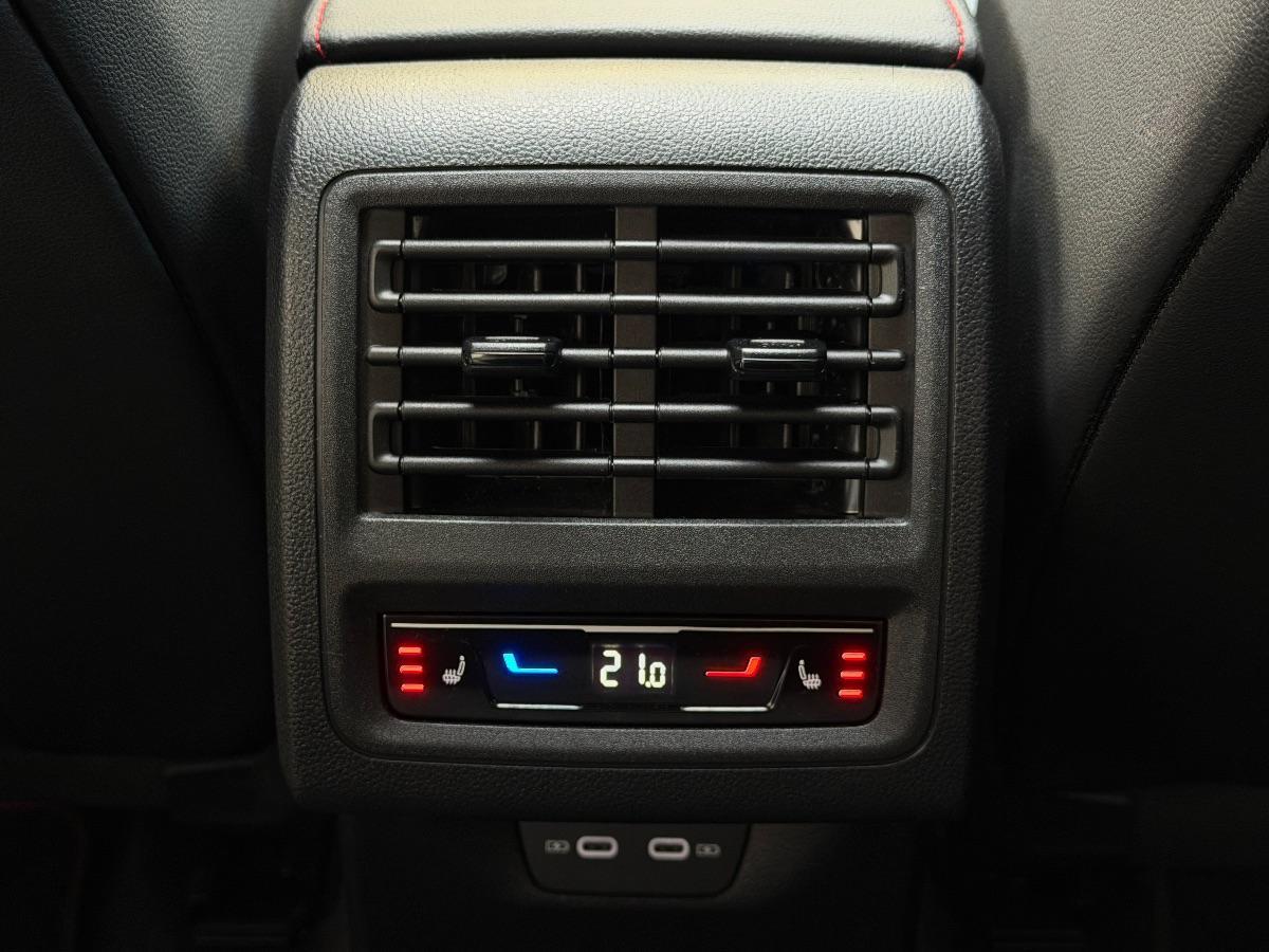 Volkswagen Golf 8 GTI 2.0 TSI 245 CV