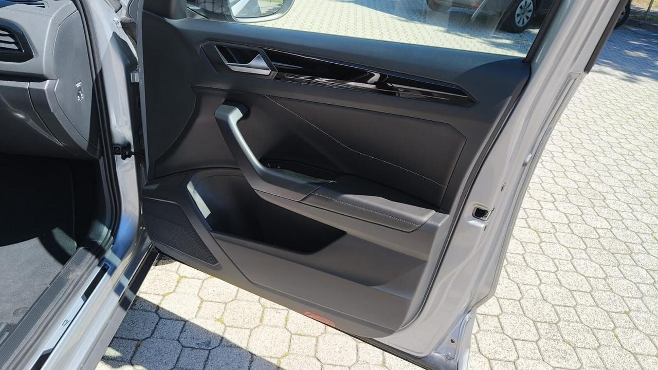 VOLKSWAGEN T-ROC 2.0 TDI 150CV 4MOTION R-LINE 4X4 4WD