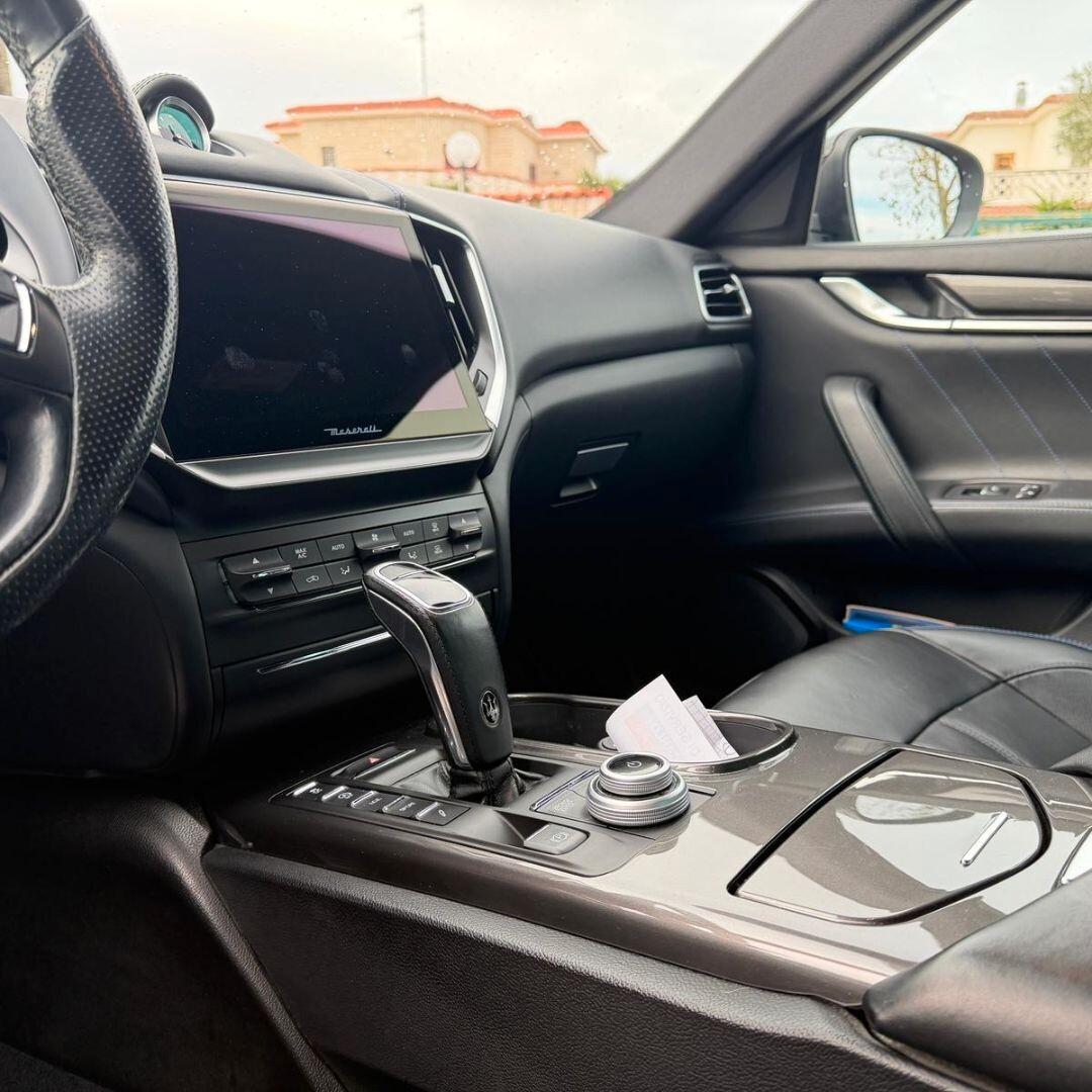 Maserati Ghibli 330 CV MHEV GT