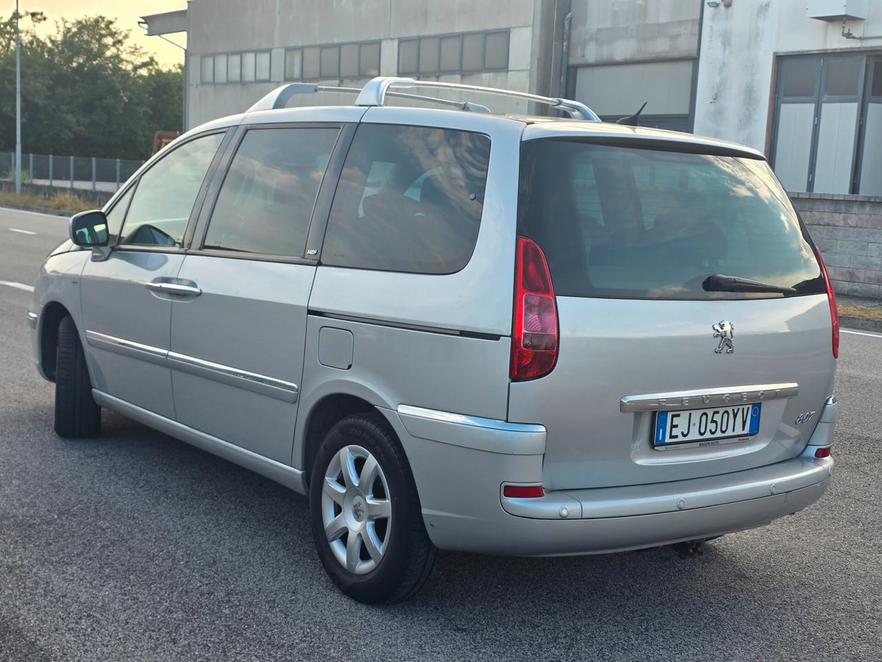Peugeot 807 2.0 hdi 163cv con Gancio traino