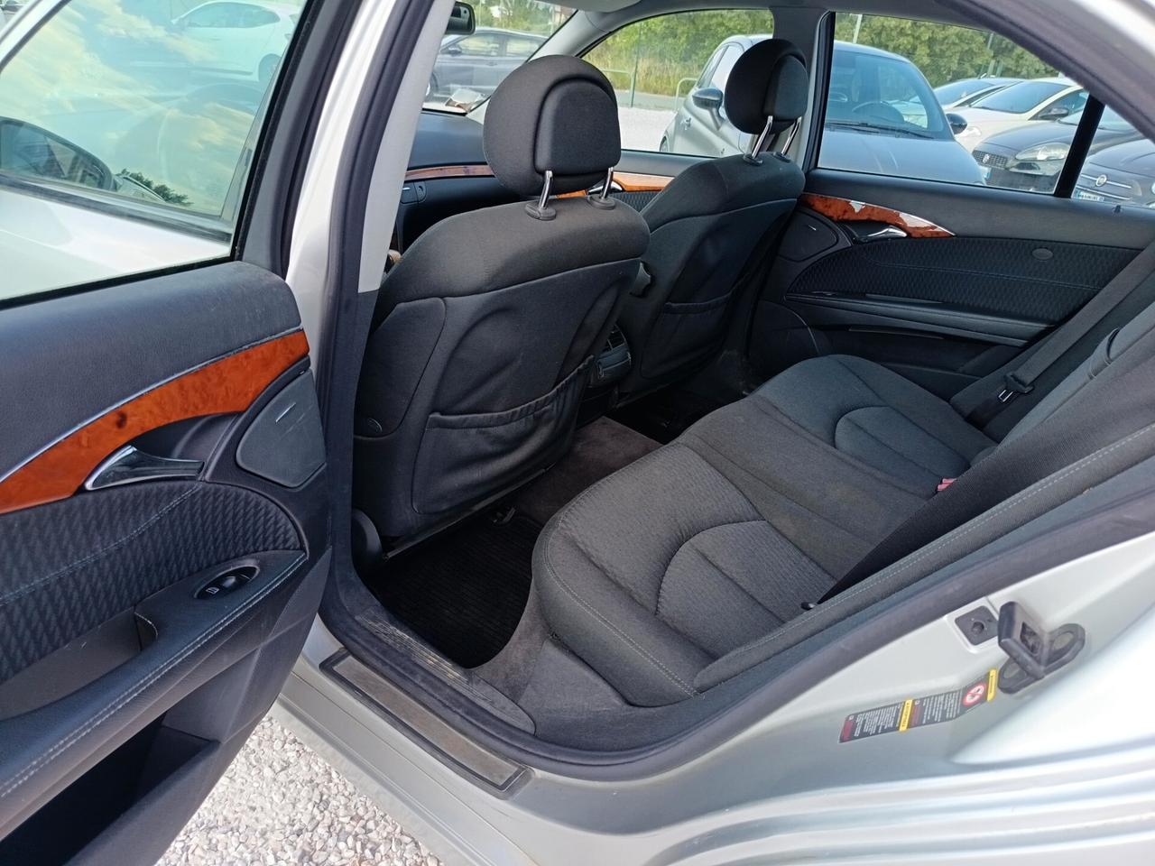 Mercedes-benz E 270 CDI cat Elegance