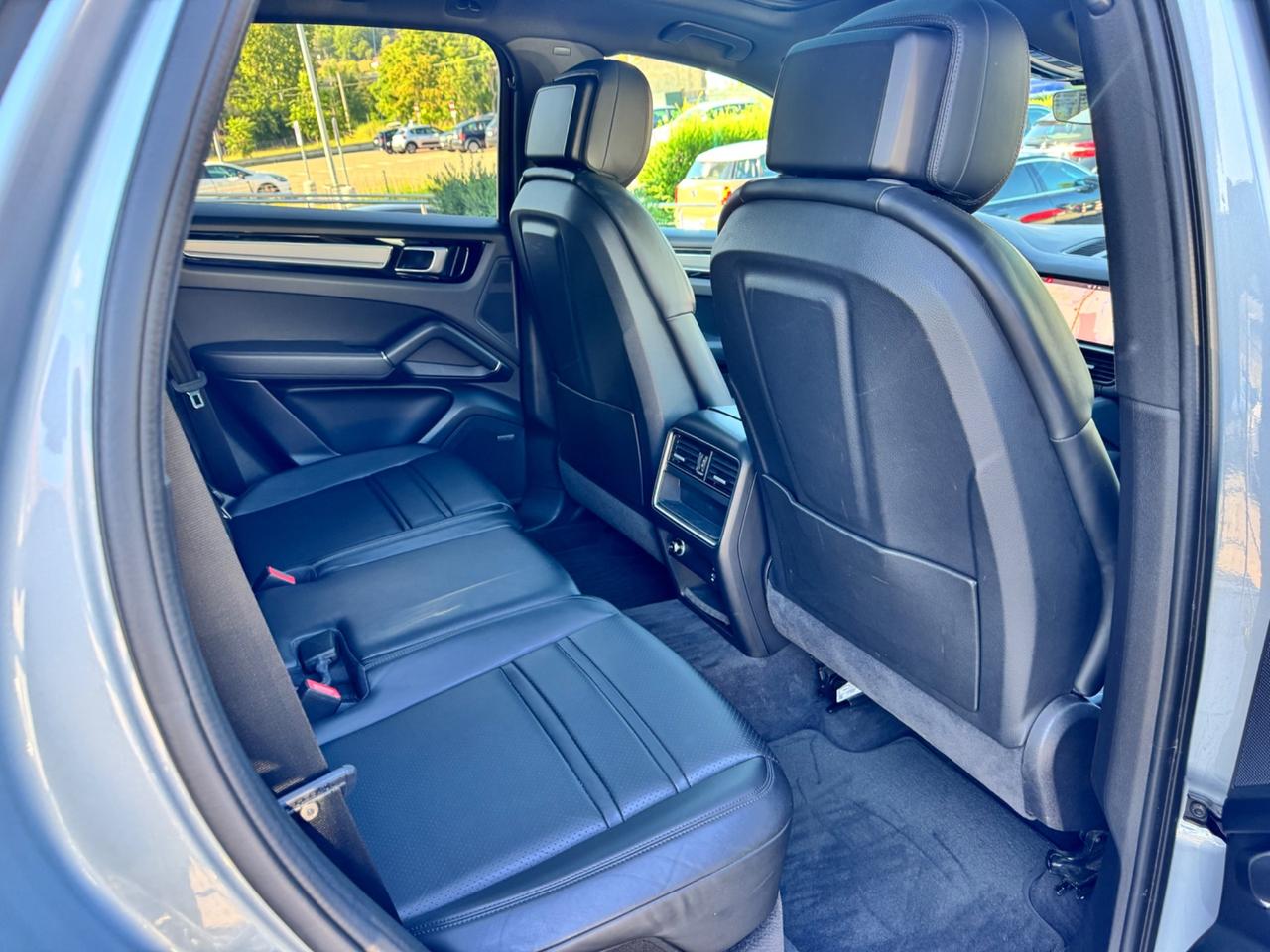 Porsche Cayenne 3.0 V6 E-Hybrid open edition uni pro italia