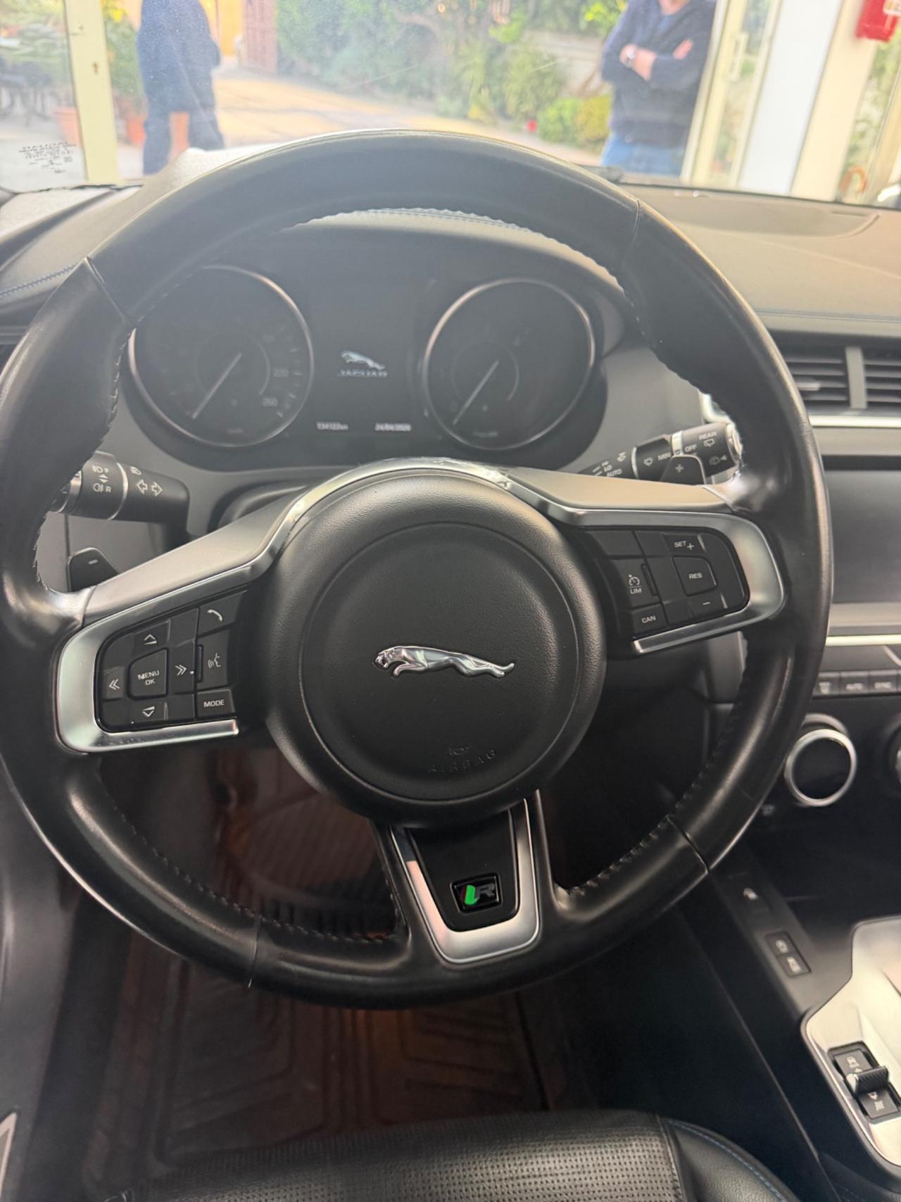 Jaguar E-Pace 2.0D 240 CV AWD aut. R-Dynamic HSE