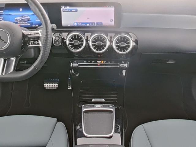 MERCEDES Classe CLA 200 Aut. Shooting Brake Premium AMG TETTO PANORAMA