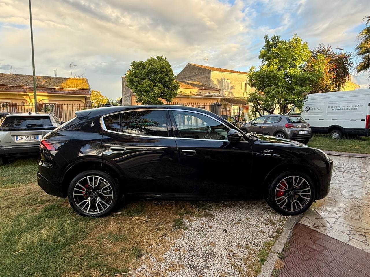 Maserati Grecale MHEV 300 CV AWD GT