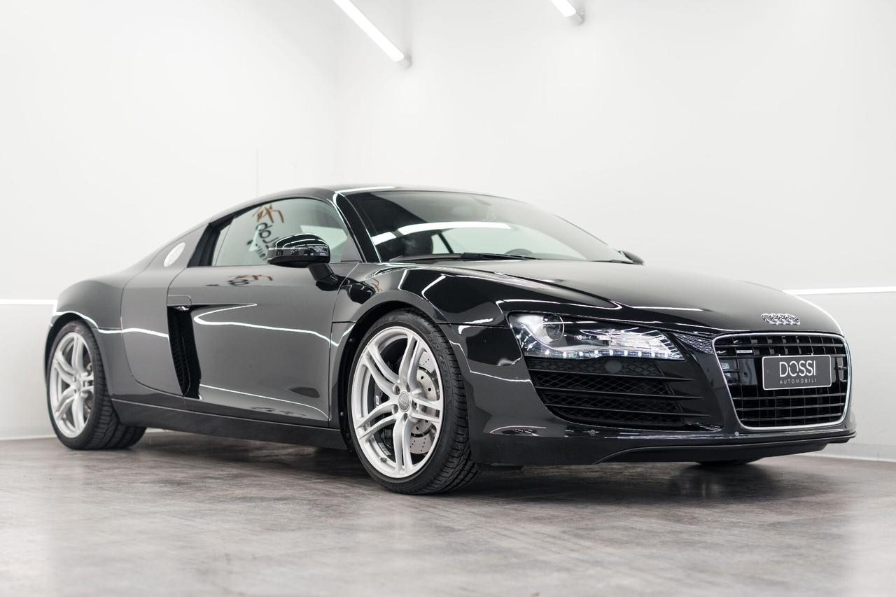 Audi R8 4.2 V8 FSI quattro R tronic IVA ESPOSTA