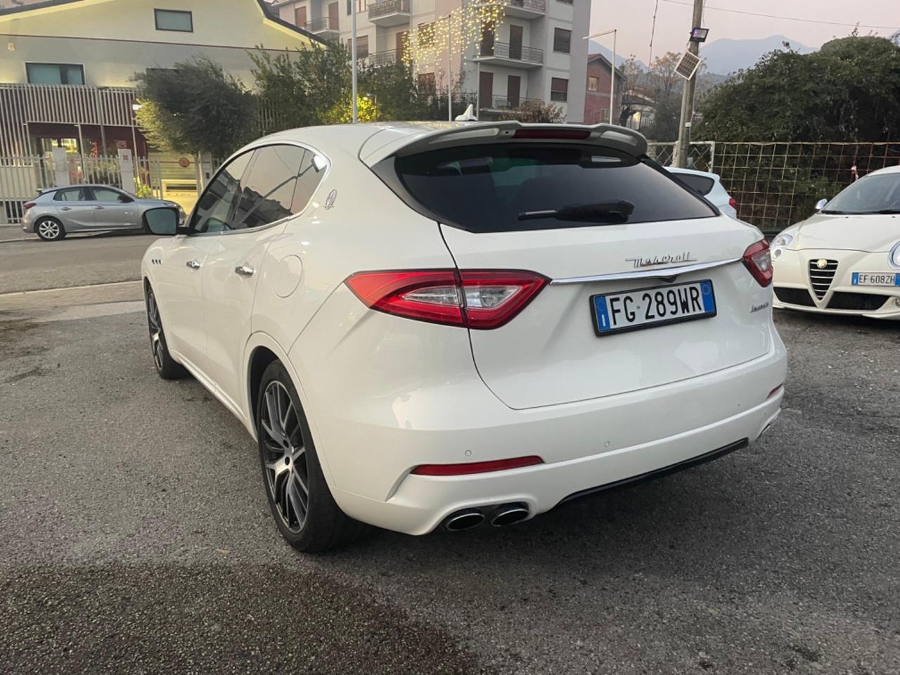 Maserati Levante - Tetto panoramico