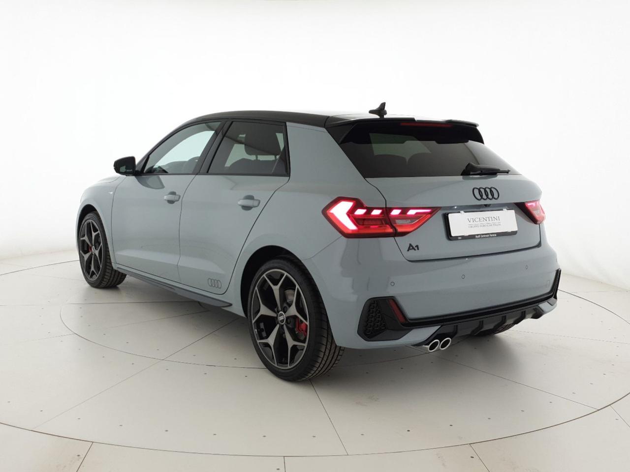 Sportback 40TFSI 207CV S tronic Identity Black