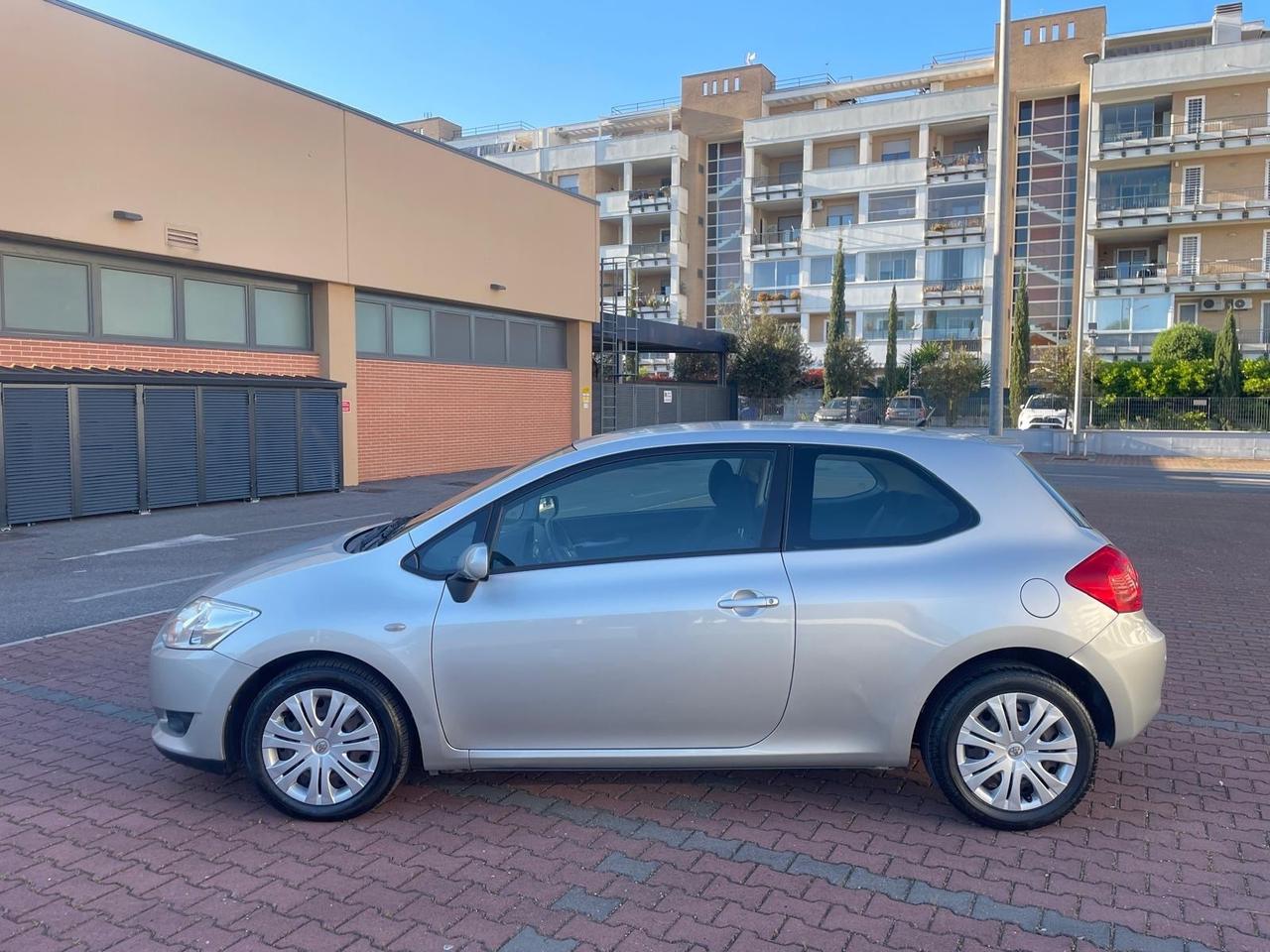 Toyota Auris 1.4 3p