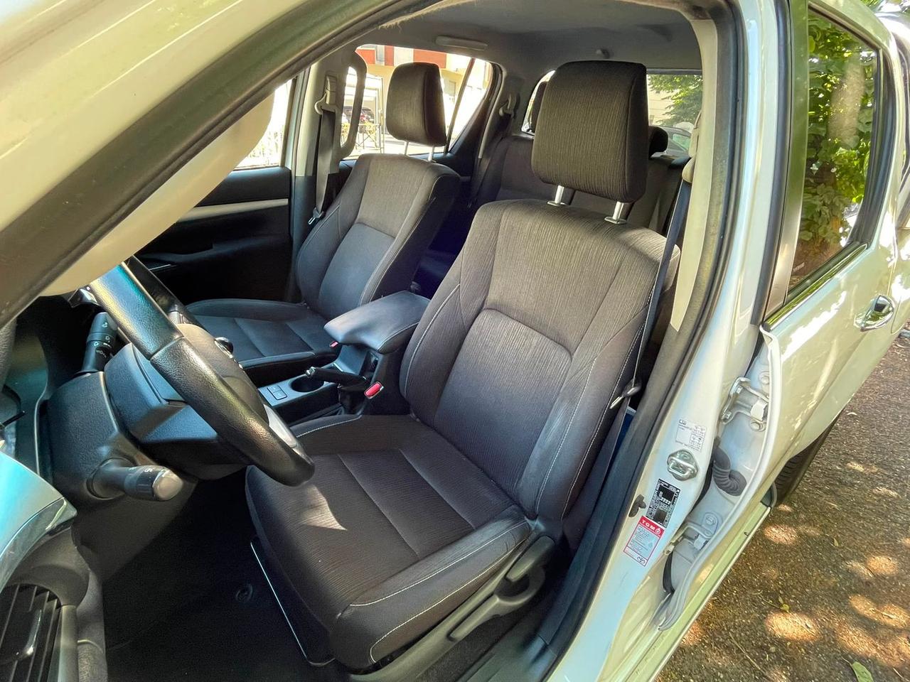 Toyota Hilux 2.4 d double cab Executive 4w #11631