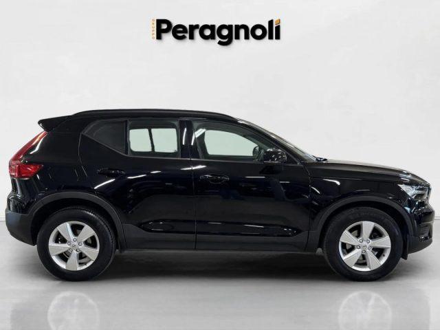 VOLVO XC40 T2 MOMENTUM CORE AUTOMATICA