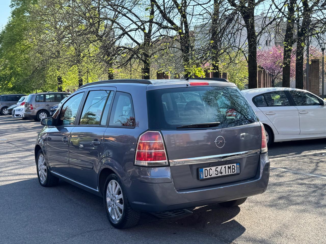 Opel Zafira 1.8 16V VVT Club