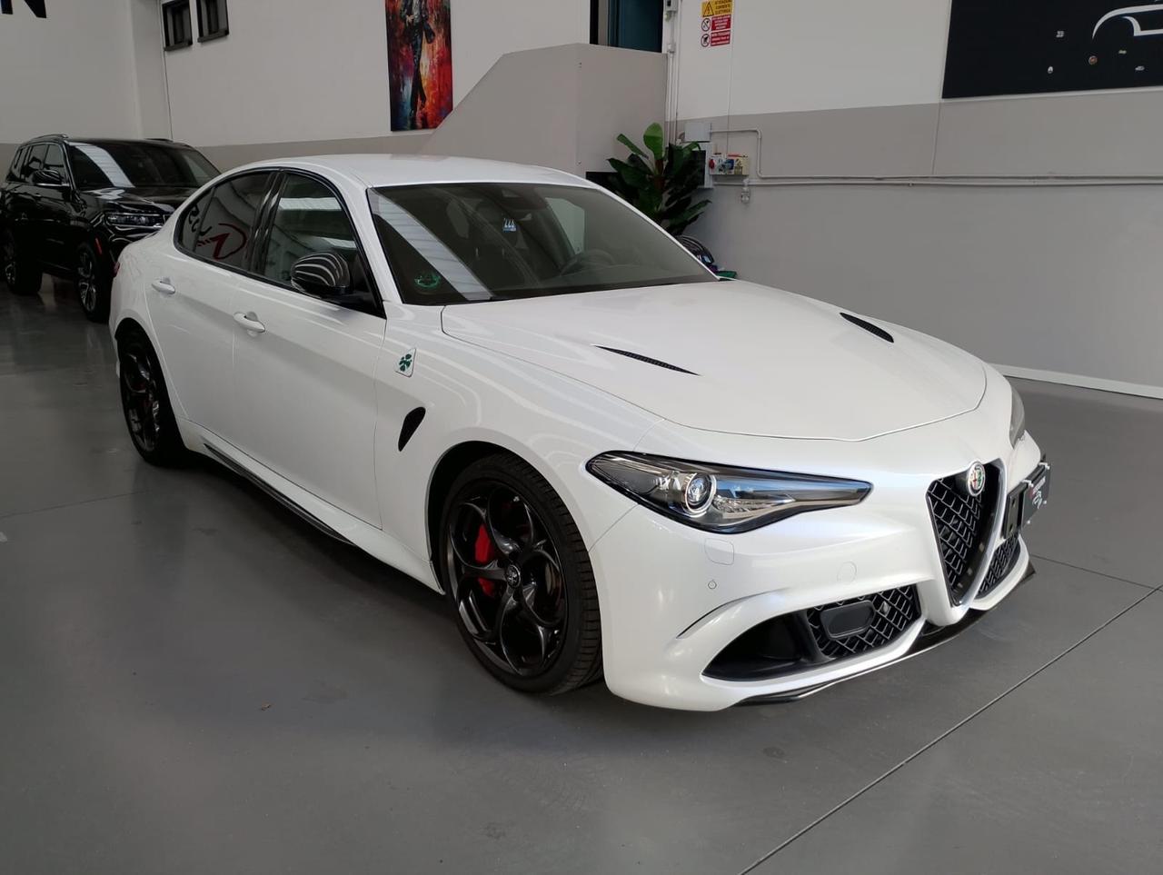 Alfa Romeo Giulia 2.9 V6 Bi-Turbo AT8 Quadrifoglio
