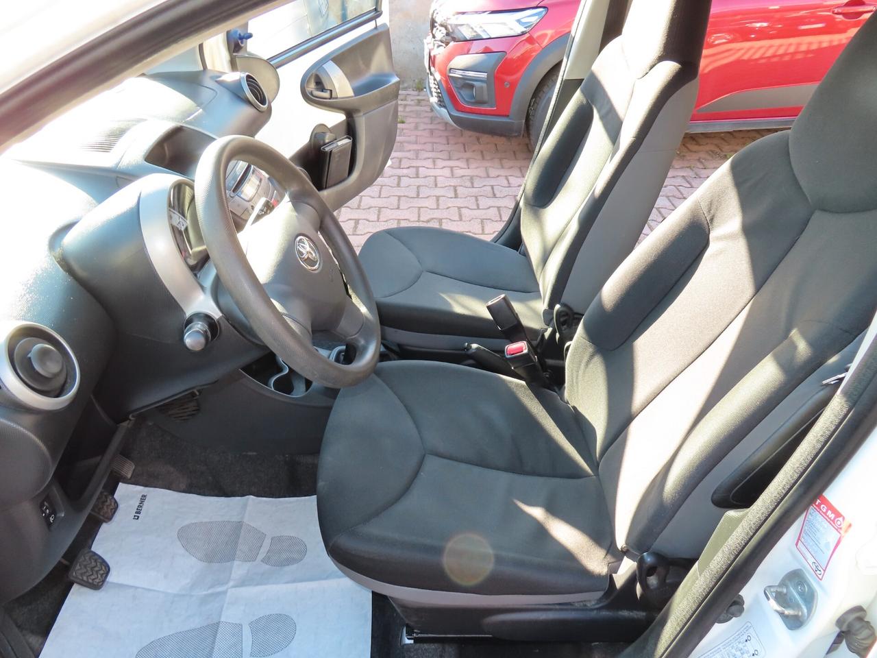 Toyota Aygo 1.0 12V VVT-i 5 porte Lounge Connect