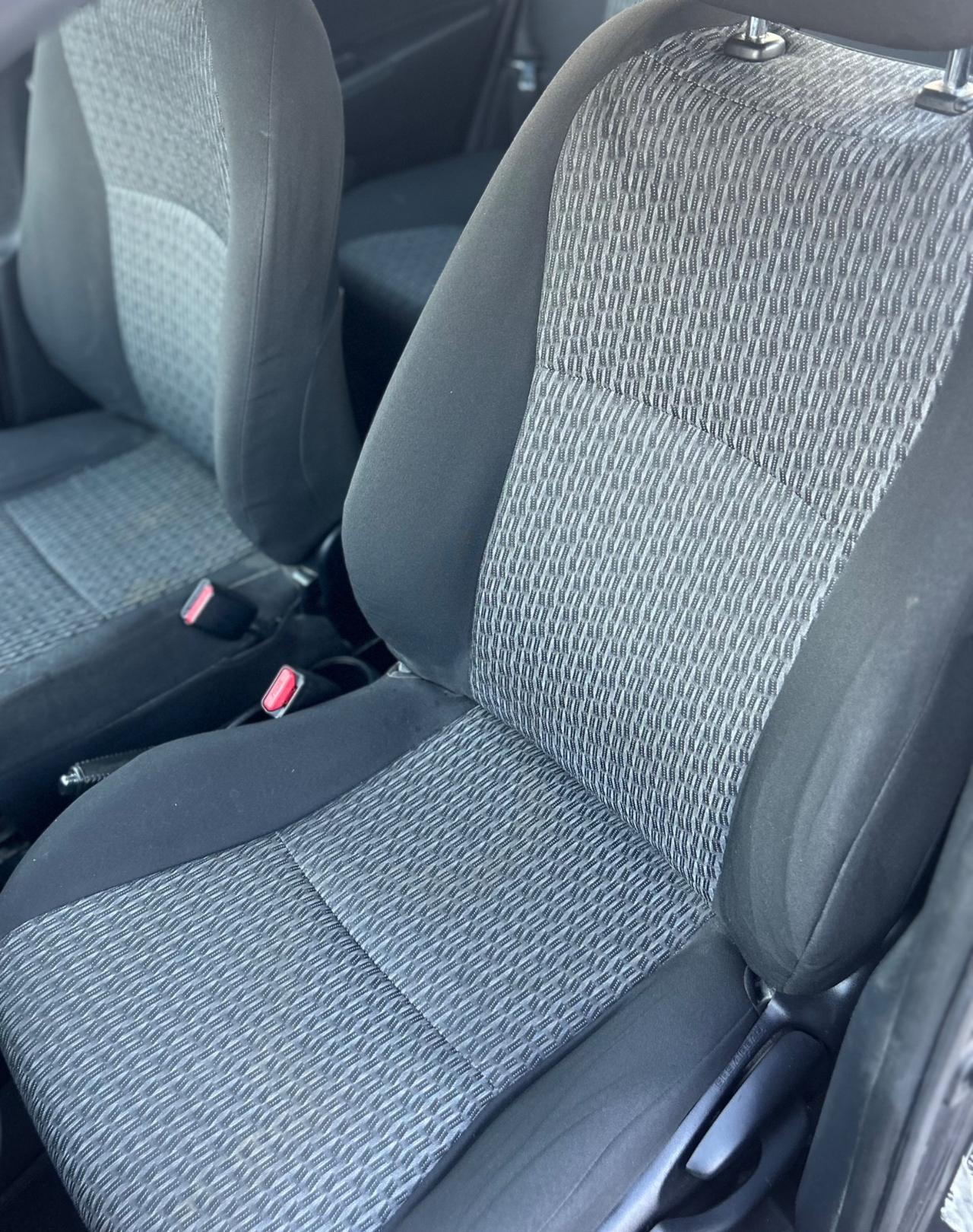 Toyota Yaris 1.4 D-4D 5p. Lounge Neopatentati 2013
