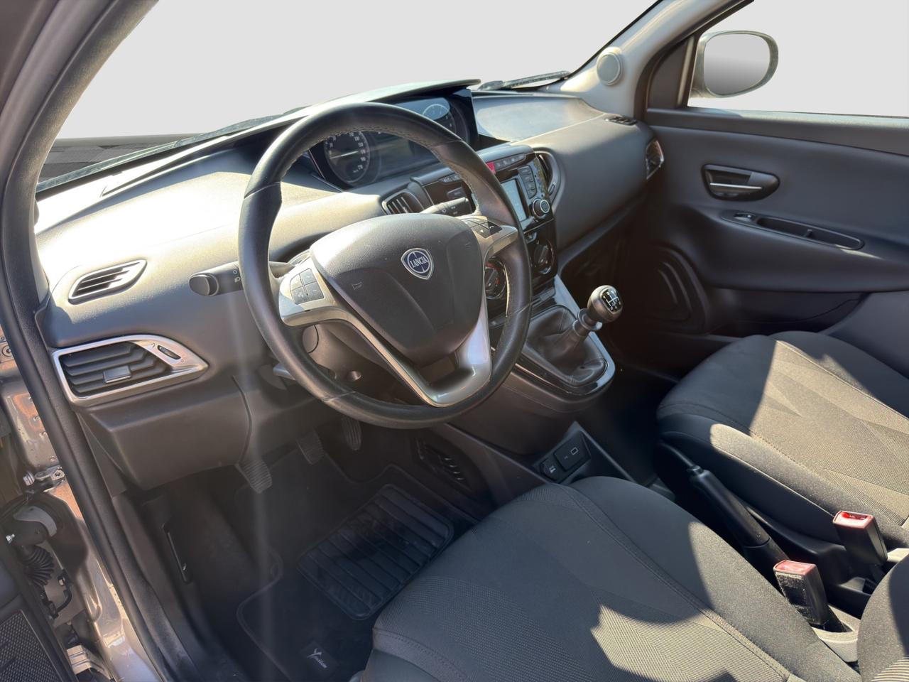 LANCIA Ypsilon 3ª serie Ypsilon 1.2 69 CV 5 porte S&S Gold