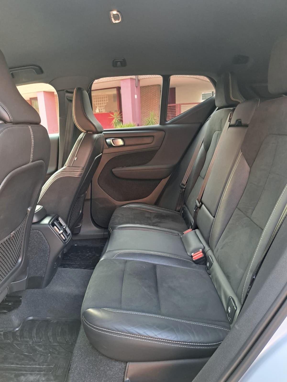 Volvo XC40 D3 R-design AUTOMATICA UNICO PROP: km. 38700 CERTIFICATI