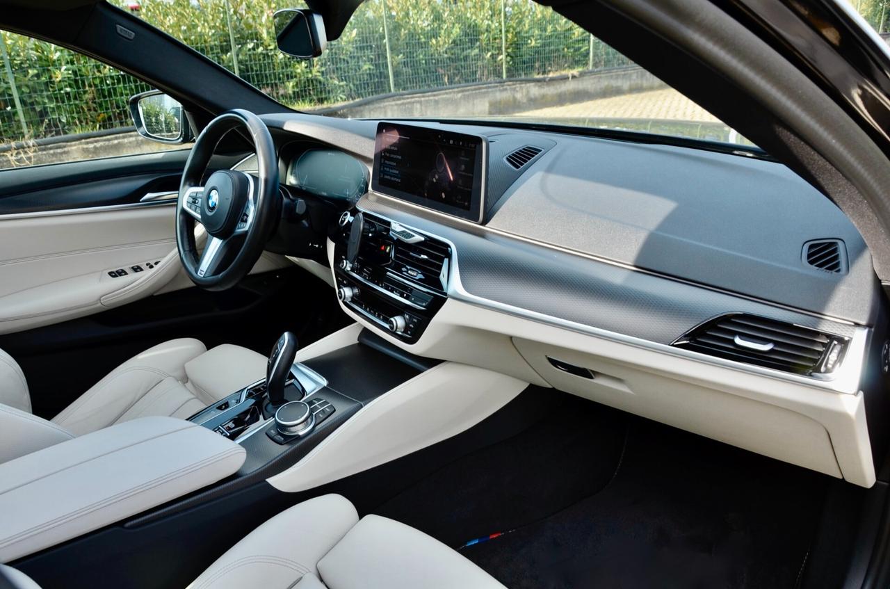 BMW 530e PHEV PLUG IN XDRIVE MSPORT 292cv AUTO, GARANZIA UFF BMW, SERVICE UFF BMW, UFF ITALIANA, CARBON SCHWARZ, EURO 6D, TETTO, PELLE, RETROCAMERA 360°, PERMUTE