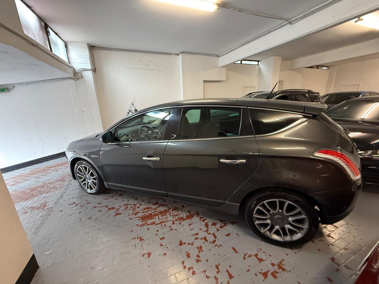 Lancia Delta 1.6 MJT DPF Oro