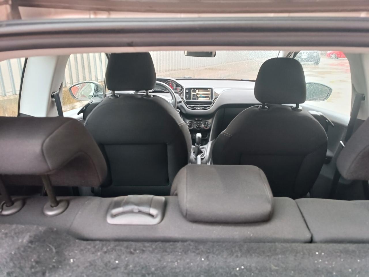208 1.2 VTi 82 CV 3 p allure cinghia di distribuzione e tagliando appena eseguiti