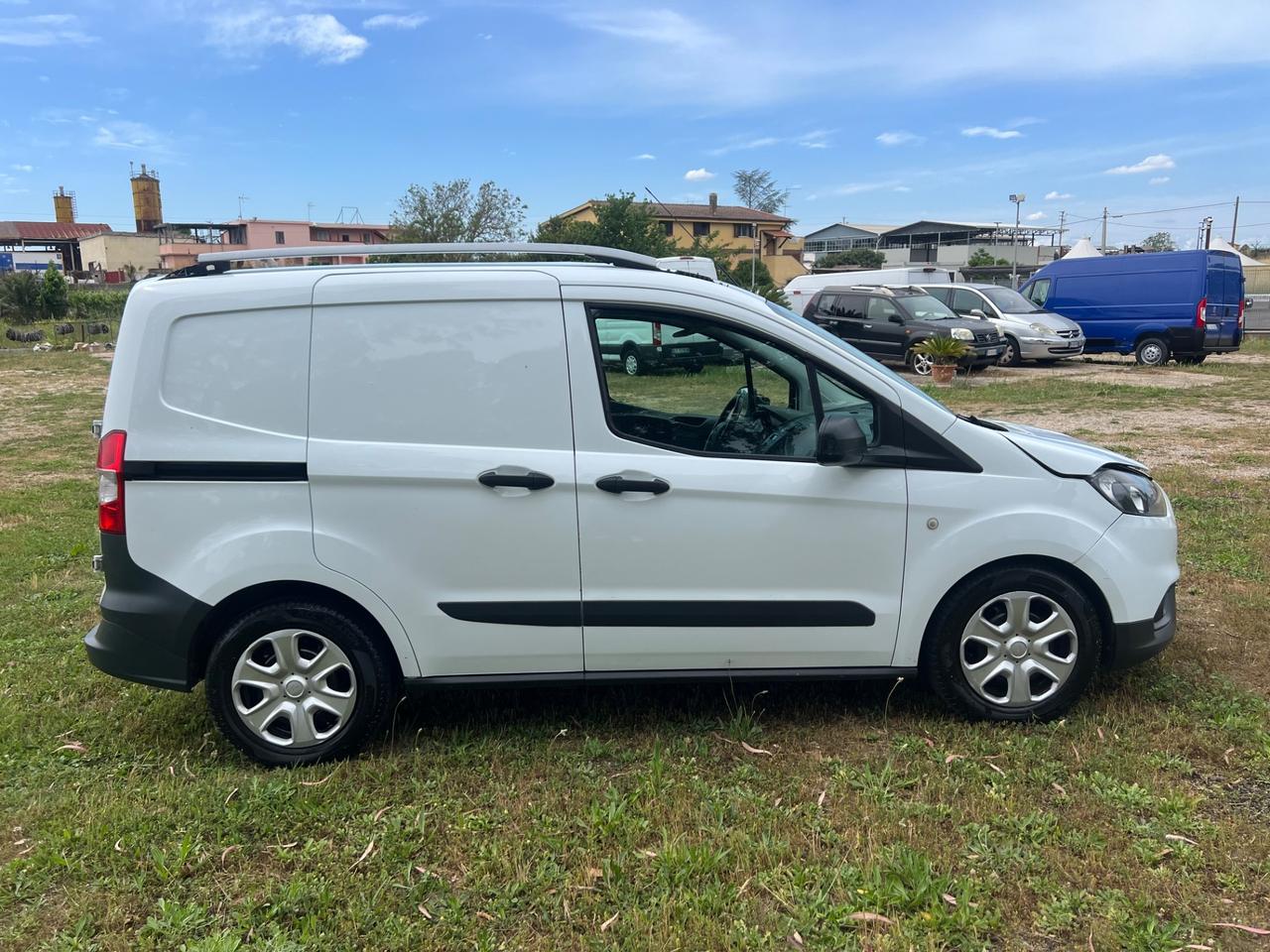 Ford Transit Courier 1.5 TDCi 75CV Van Entry