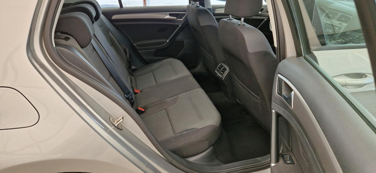 Volkswagen Golf 7 1.6 TDi 105cv HighLine
