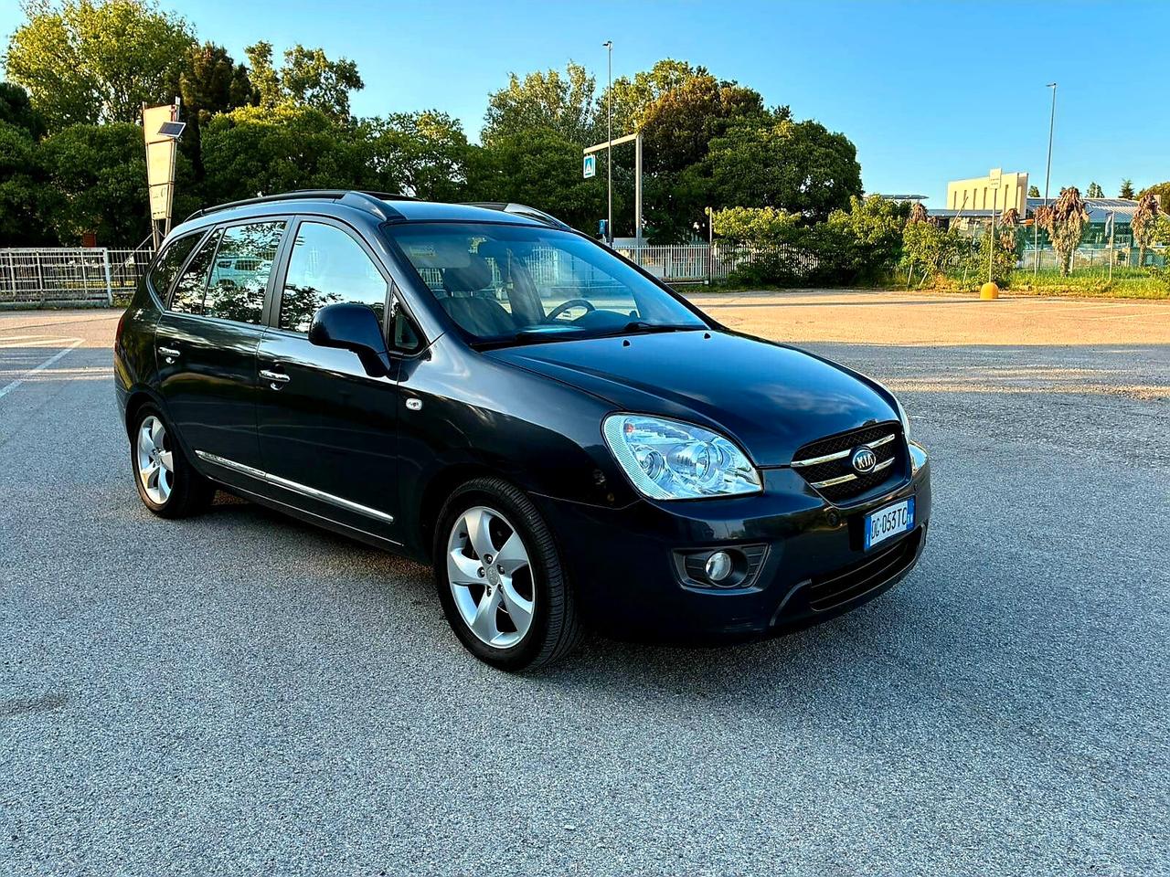 Kia Carens 2.0 16V CRDi VGT LX Family