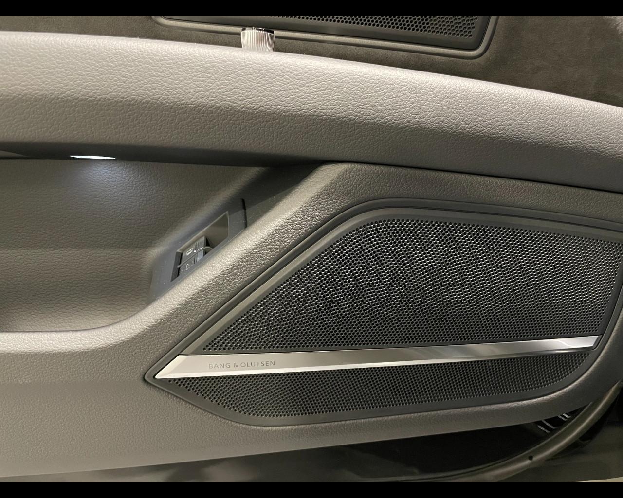 AUDI A8 60 TFSIe QUATTRO TIPTRONIC