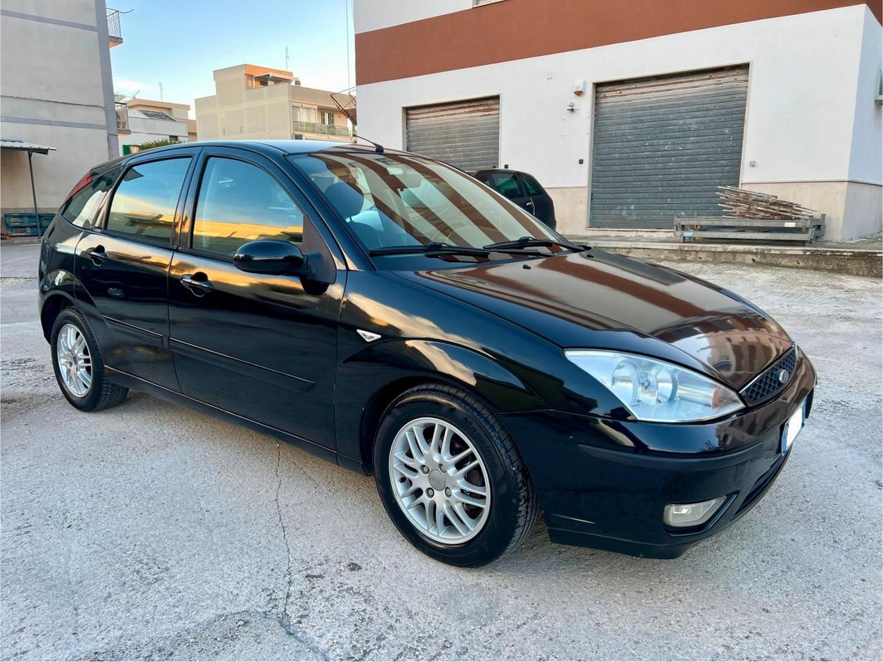 Ford Focus 1.8 TDDi cat 5p. Ghia