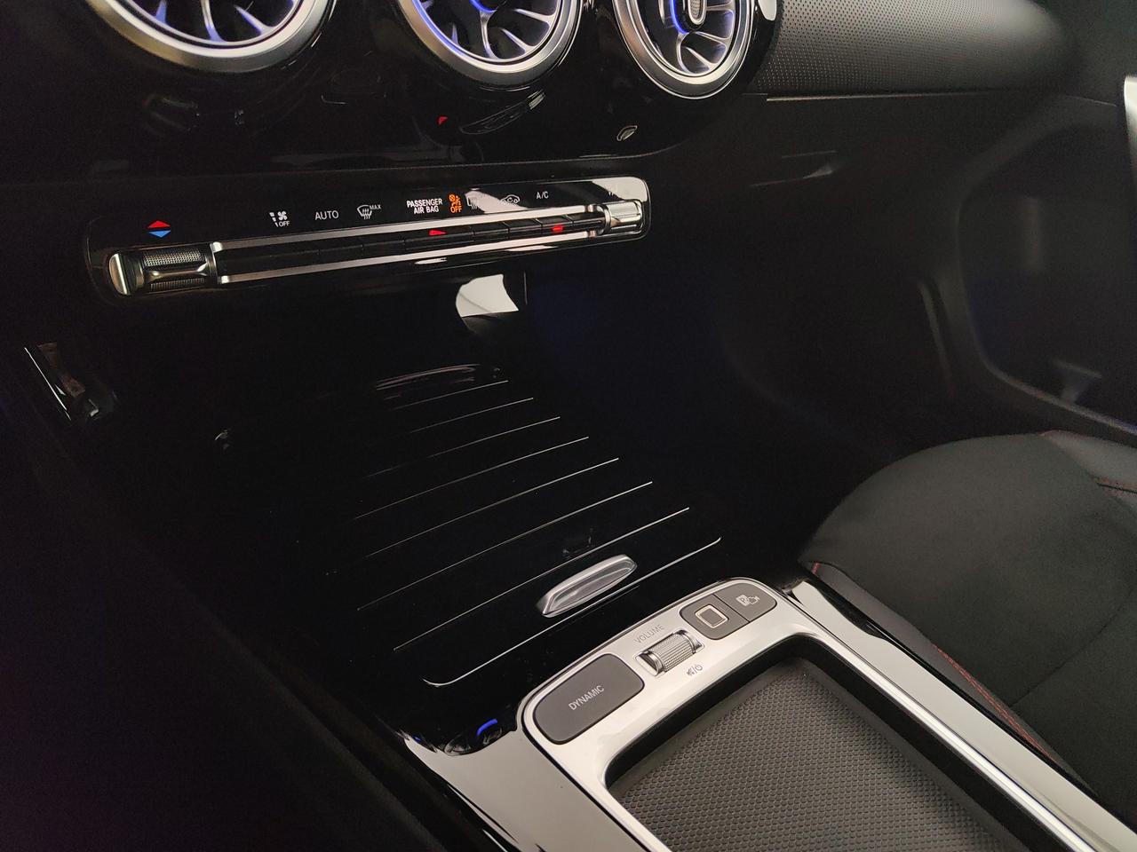 Mercedes-Benz A 180 AMG Line Advanced Plus auto
